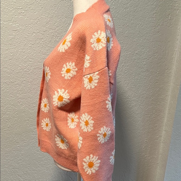 Daisy Patterned Pink Cardigan Sweater - Picture 3 of 4